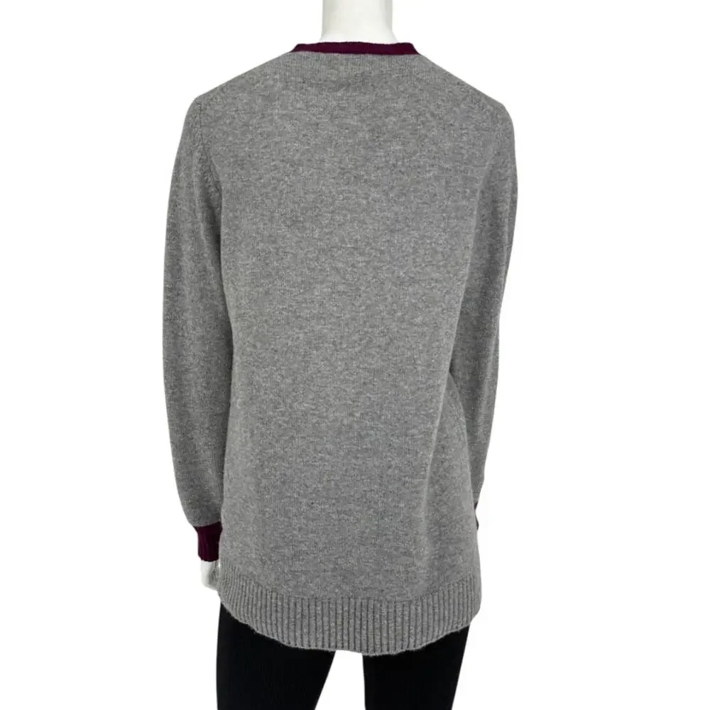 Chanel 2007A Grey and Purple Cashmere Beaded Crest Detail V Neck Sweater